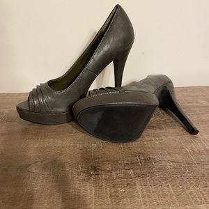 Olive stiletto pumps size 10